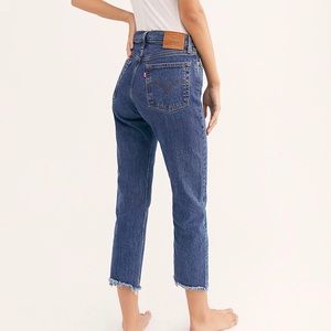 Levi’s Wedgie Straight Dark Jeans